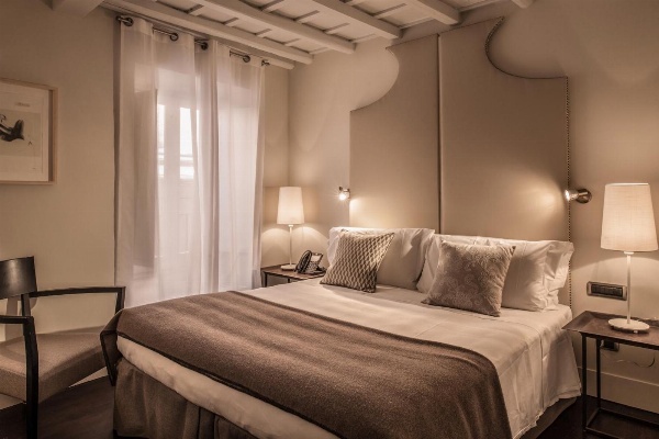 47LuxurySuites - Trevi image 7